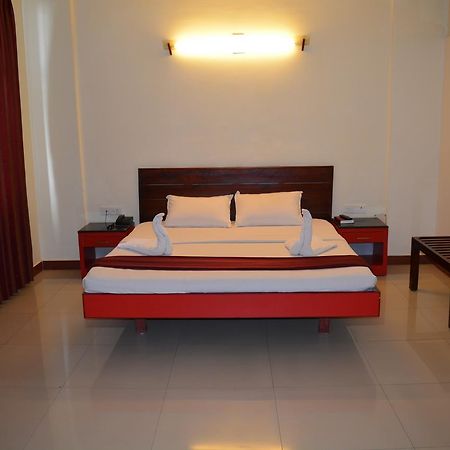 Hotel Blue Hills International Ooty Buitenkant foto