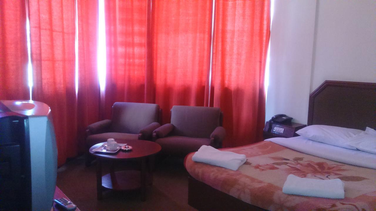 Hotel Blue Hills International Ooty Buitenkant foto