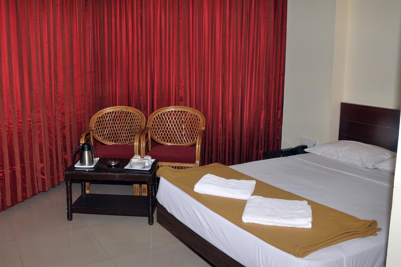 Hotel Blue Hills International Ooty Buitenkant foto