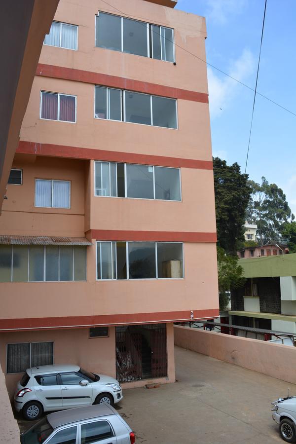 Hotel Blue Hills International Ooty Buitenkant foto