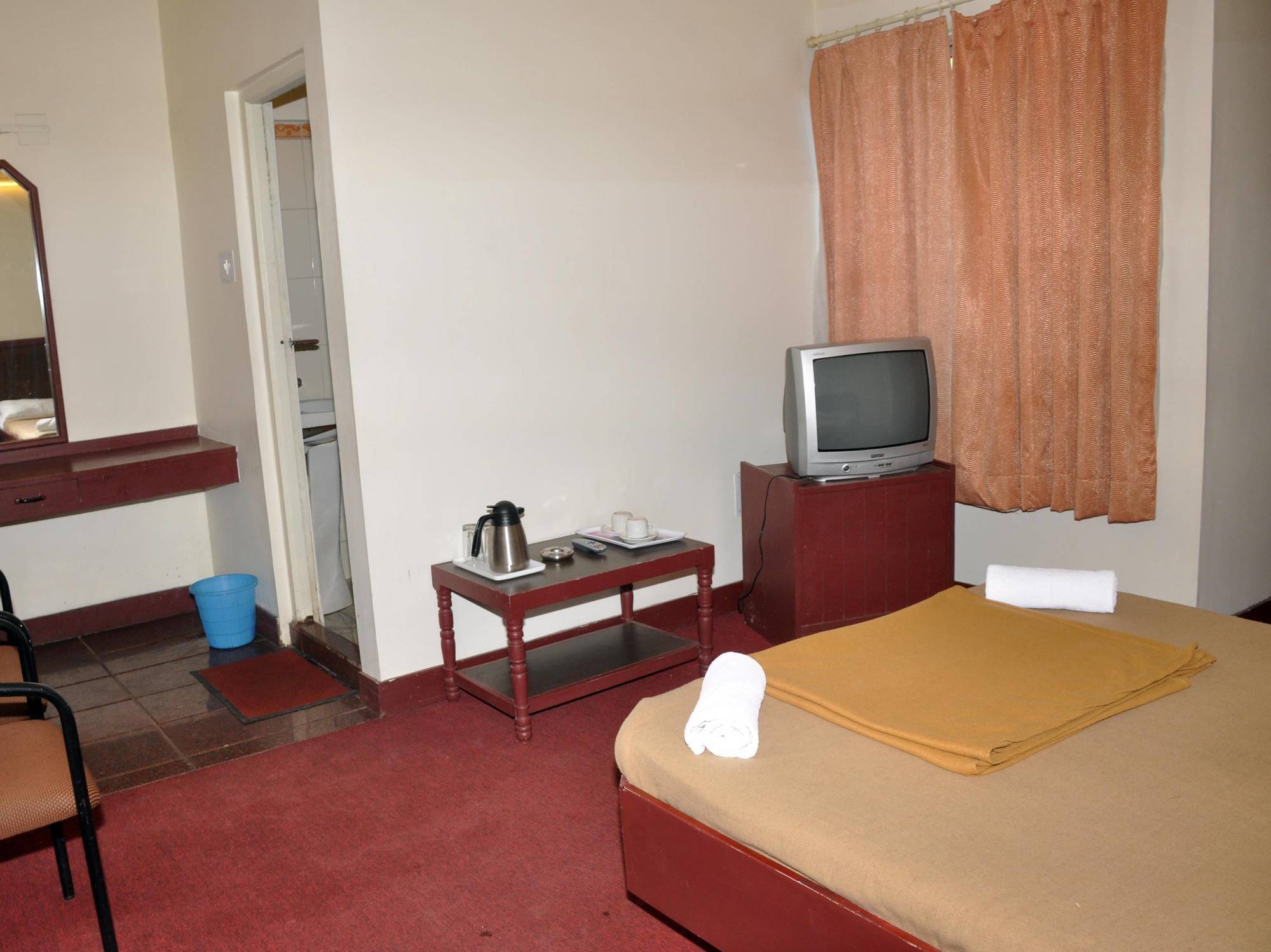 Hotel Blue Hills International Ooty Buitenkant foto