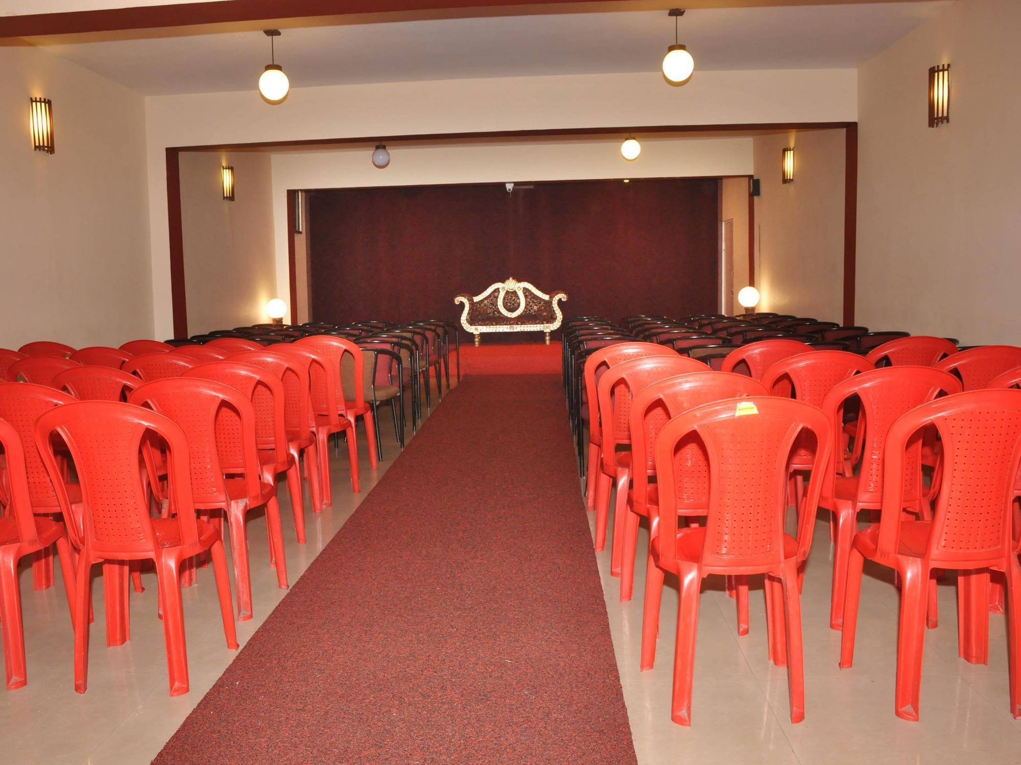 Hotel Blue Hills International Ooty Buitenkant foto