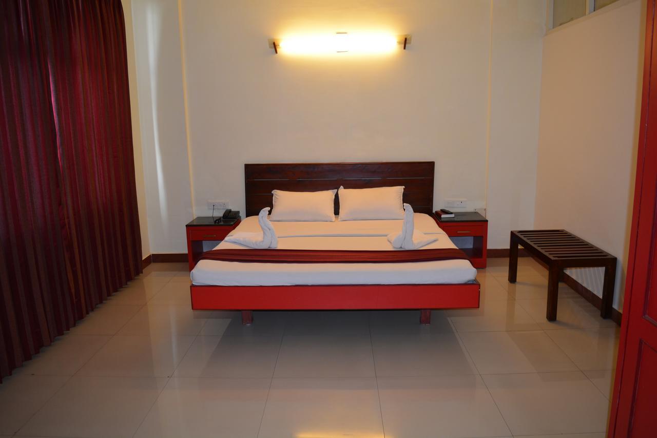Hotel Blue Hills International Ooty Buitenkant foto