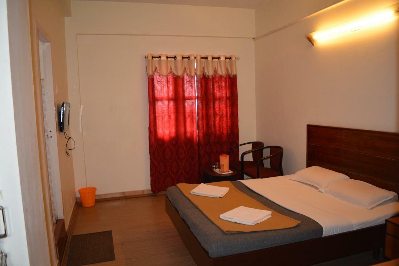 Hotel Blue Hills International Ooty Buitenkant foto